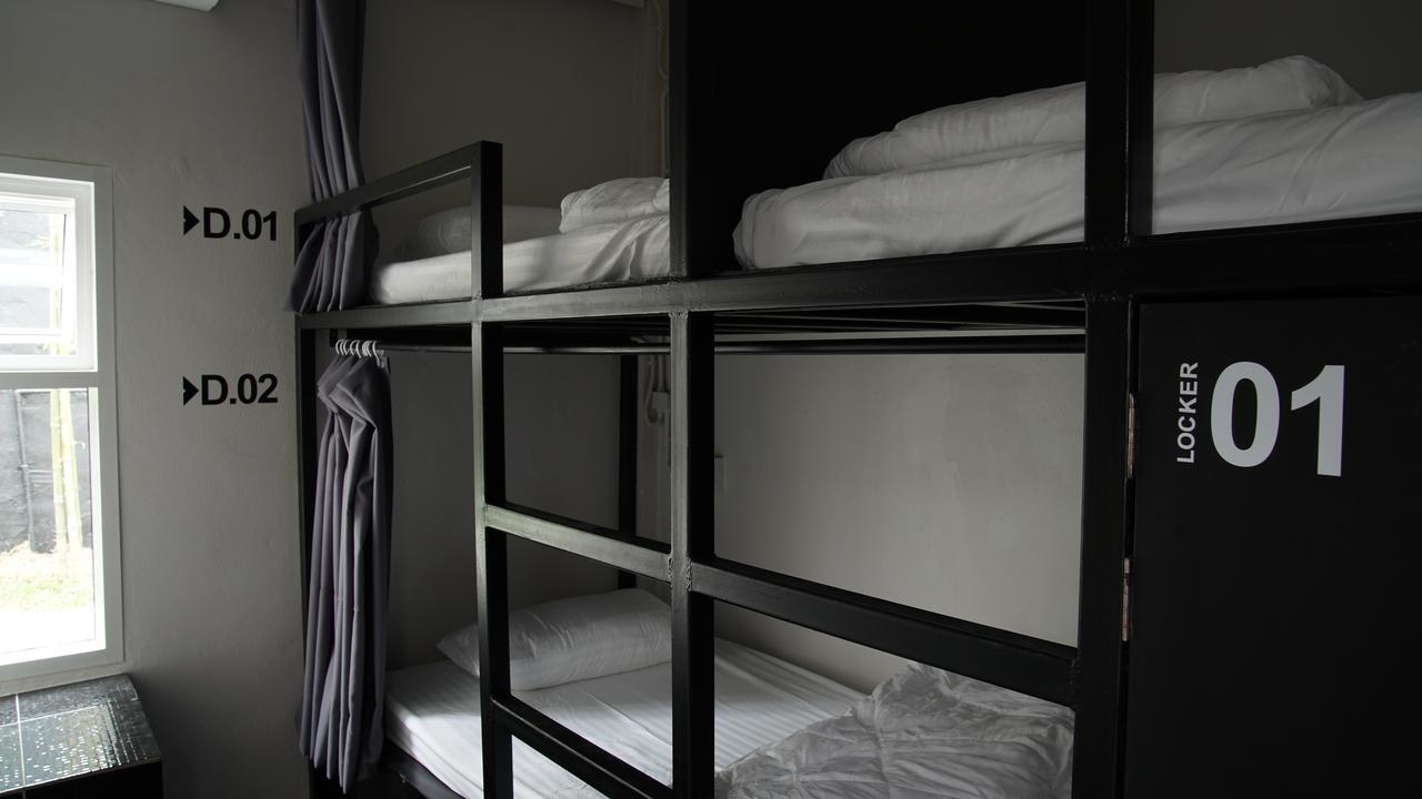 The Park Society Hostel Chiang Mai Bagian luar foto