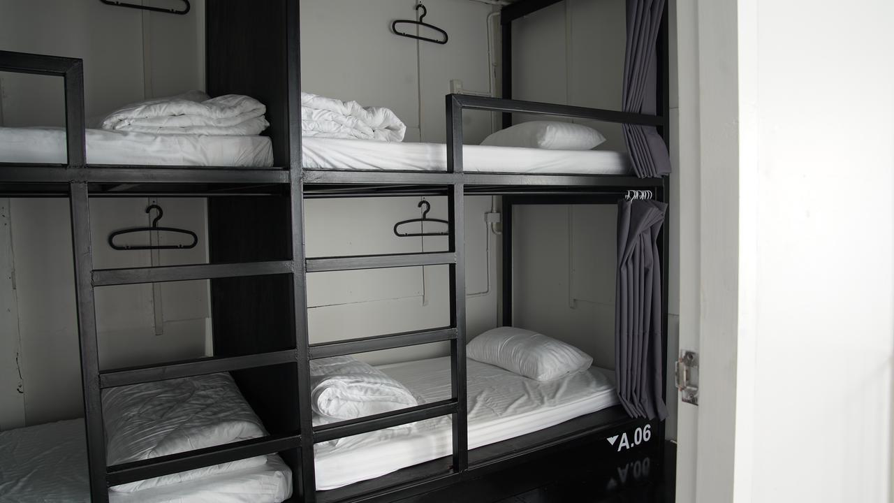 The Park Society Hostel Chiang Mai Bagian luar foto