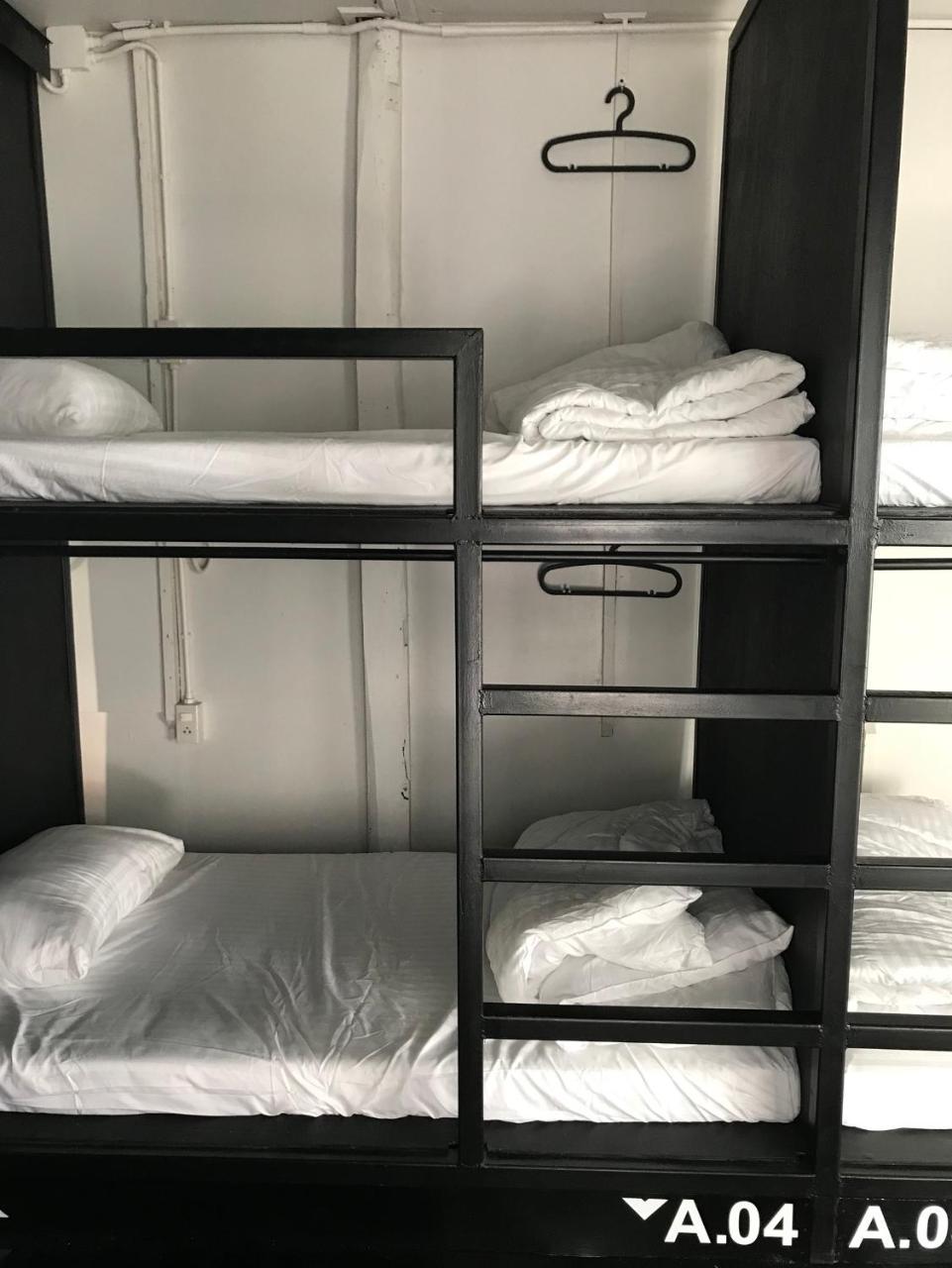 The Park Society Hostel Chiang Mai Bagian luar foto