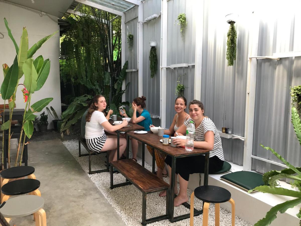The Park Society Hostel Chiang Mai Bagian luar foto